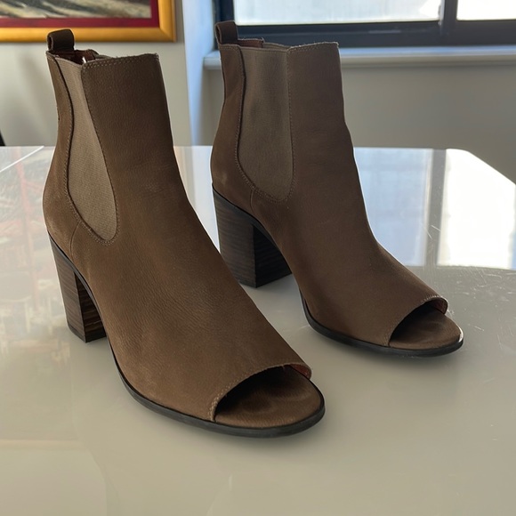 Lucky Brand light brown nubuck open toe booties - Picture 1 of 10